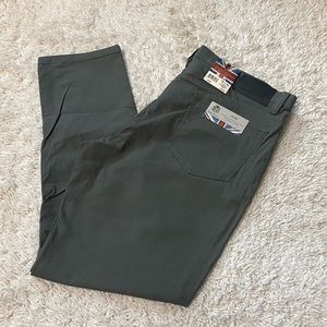 English laundry jeans size 36X30 slim green color MSRP $85